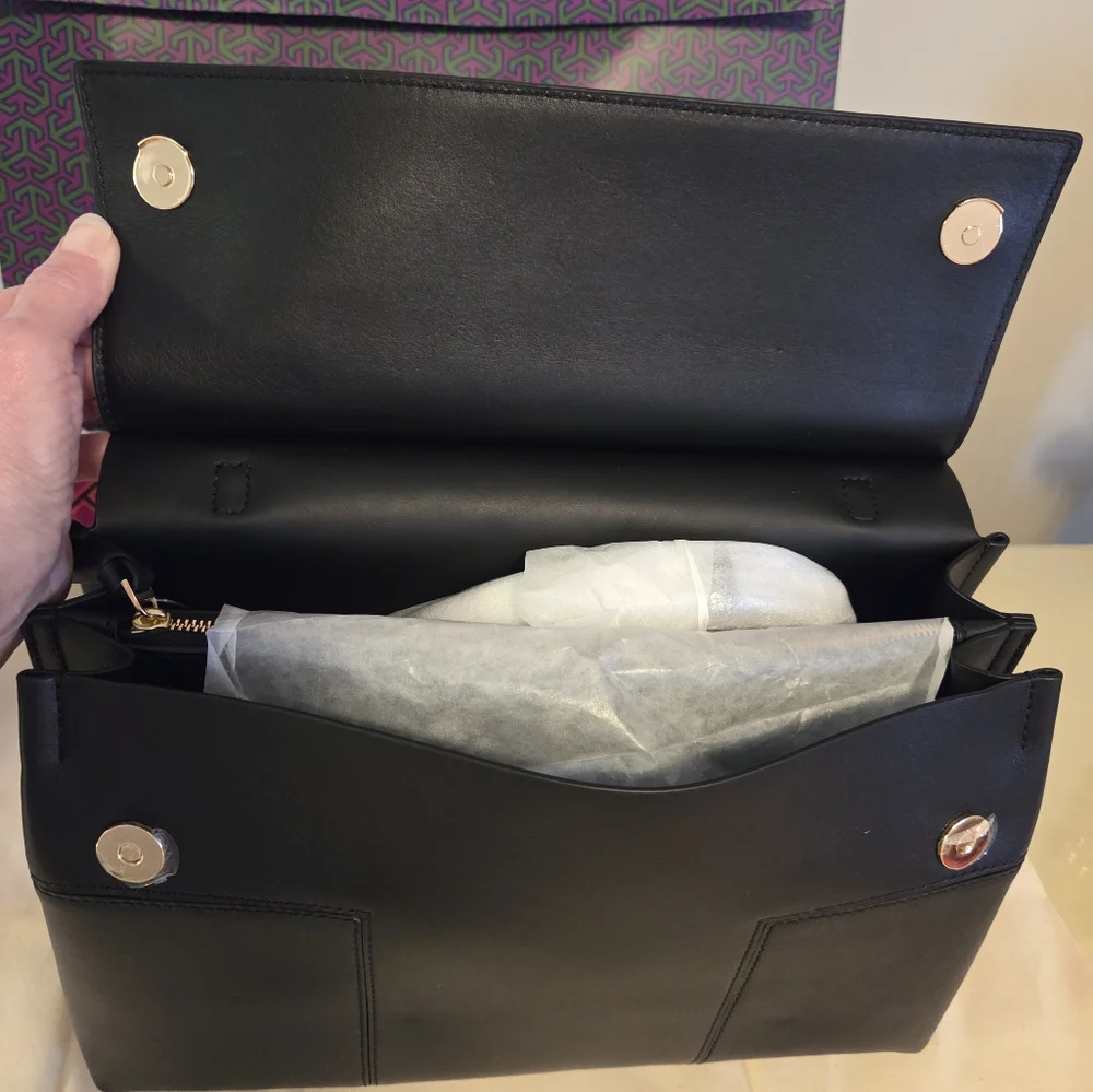 Tory Burch Block-T-Satchel - Picture 7 of 9